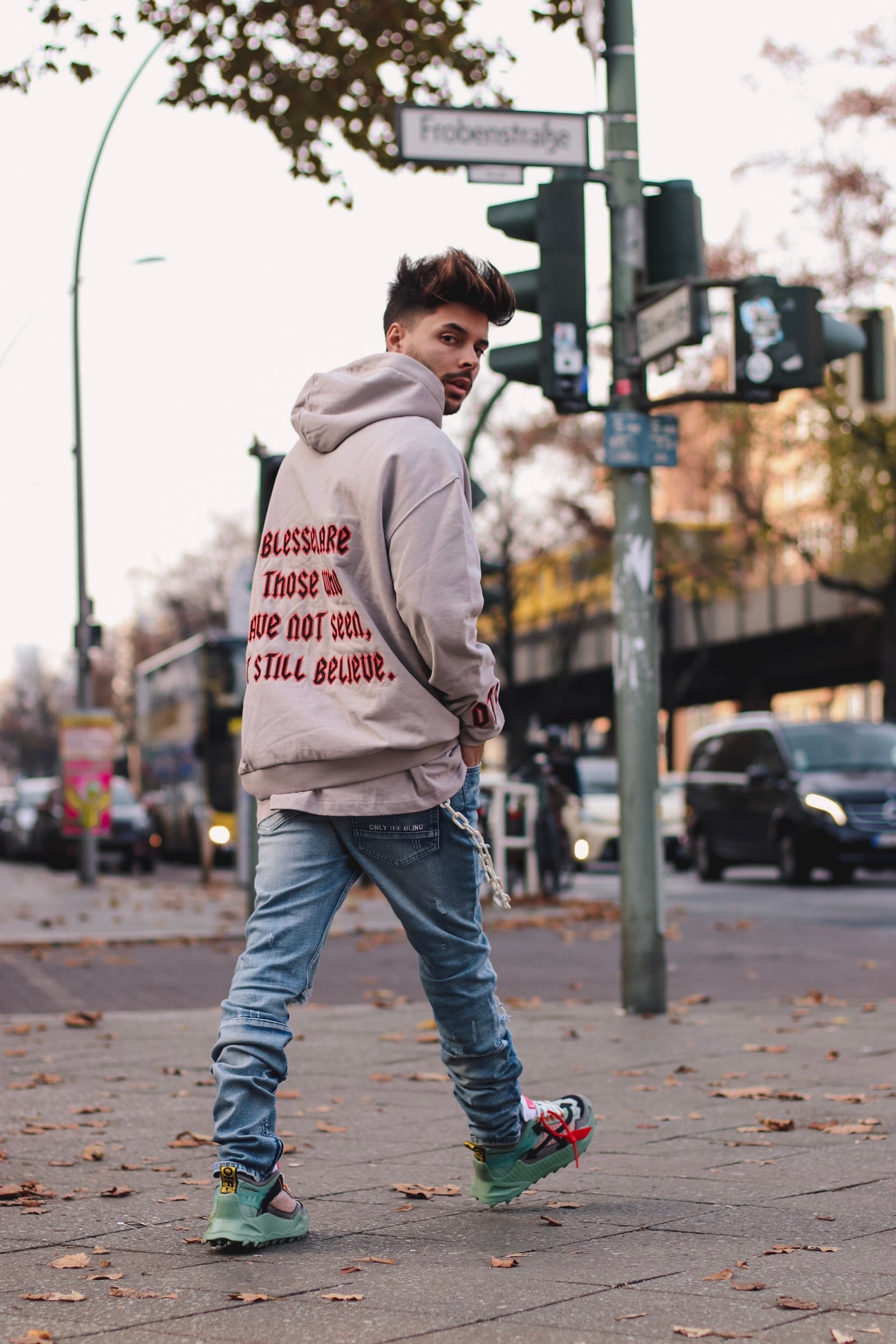 INFLUENCER-SPOTLIGHT-GONOLIVIER ONLY THE BLIND™