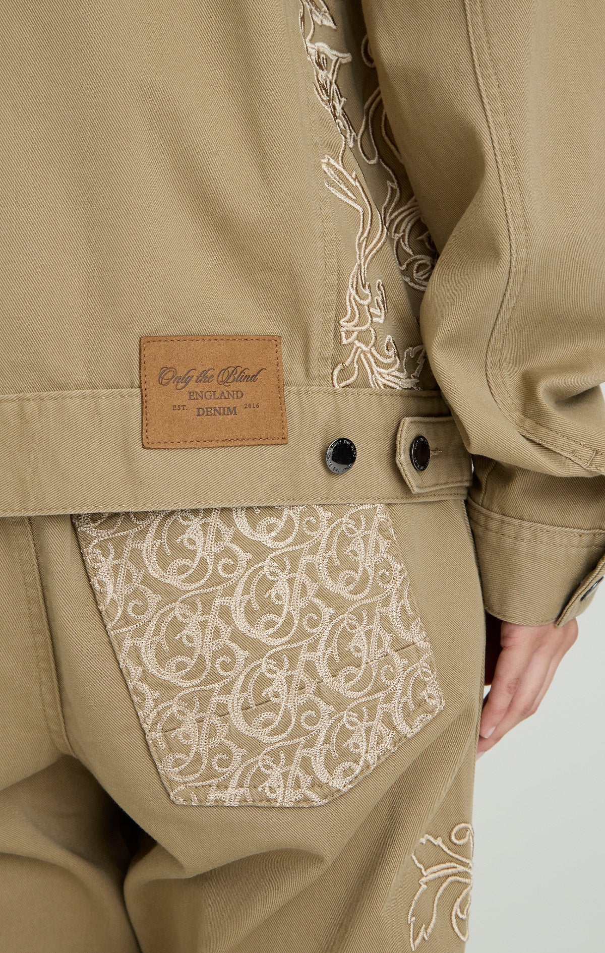 REVERIE CREST JACKET