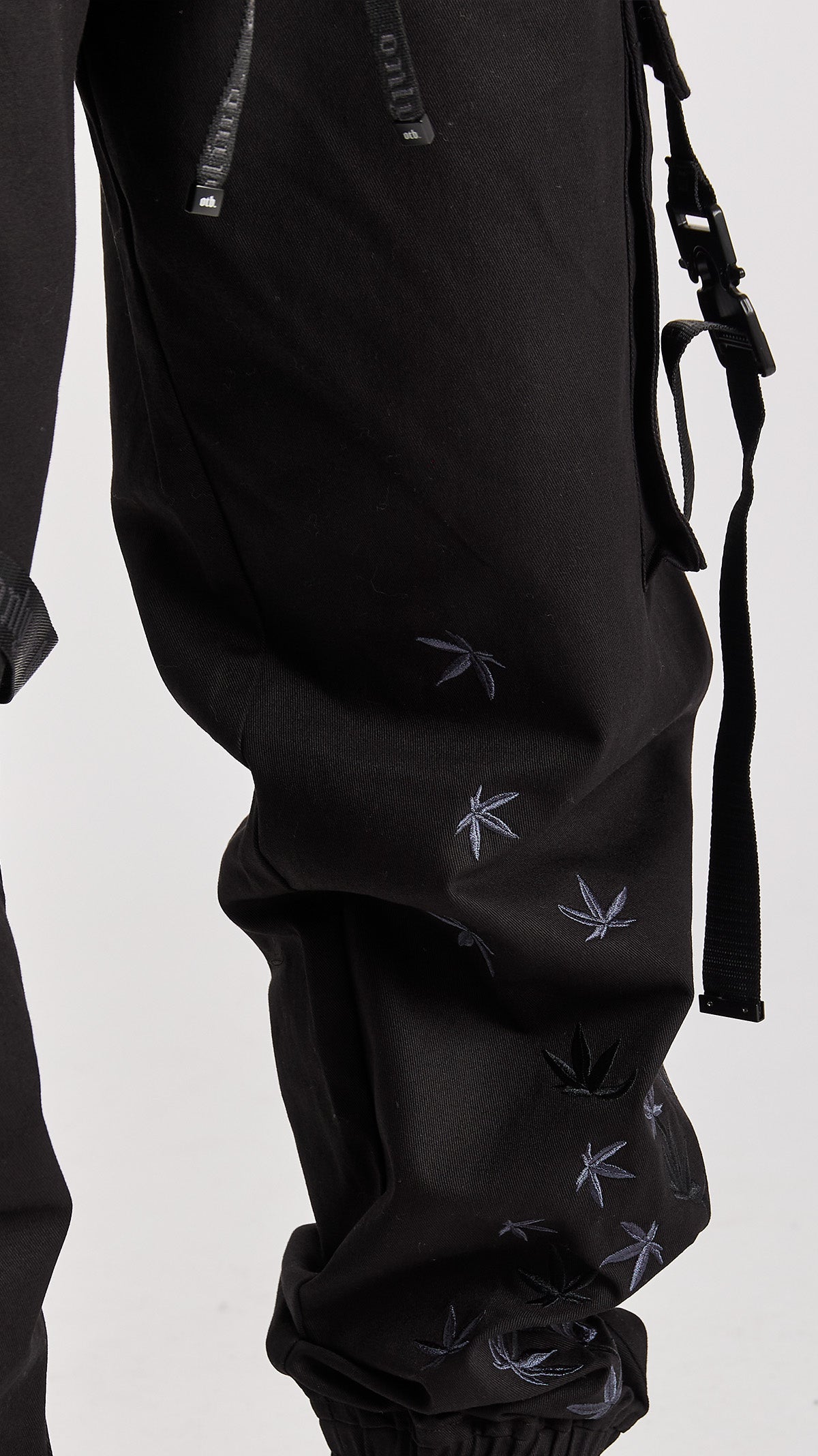 Black Maple Cargo Pants - ONLY THE BLIND™