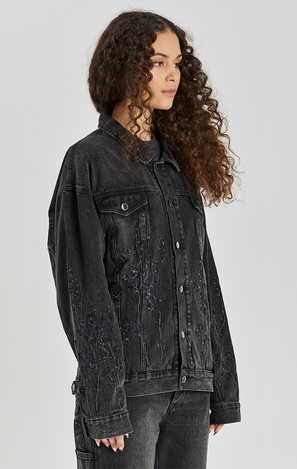 FLORAL NIGHT DENIM JACKET - ONLY THE BLIND™