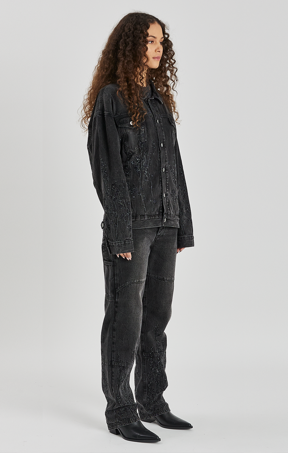 FLORAL NIGHT DENIM JACKET - ONLY THE BLIND™