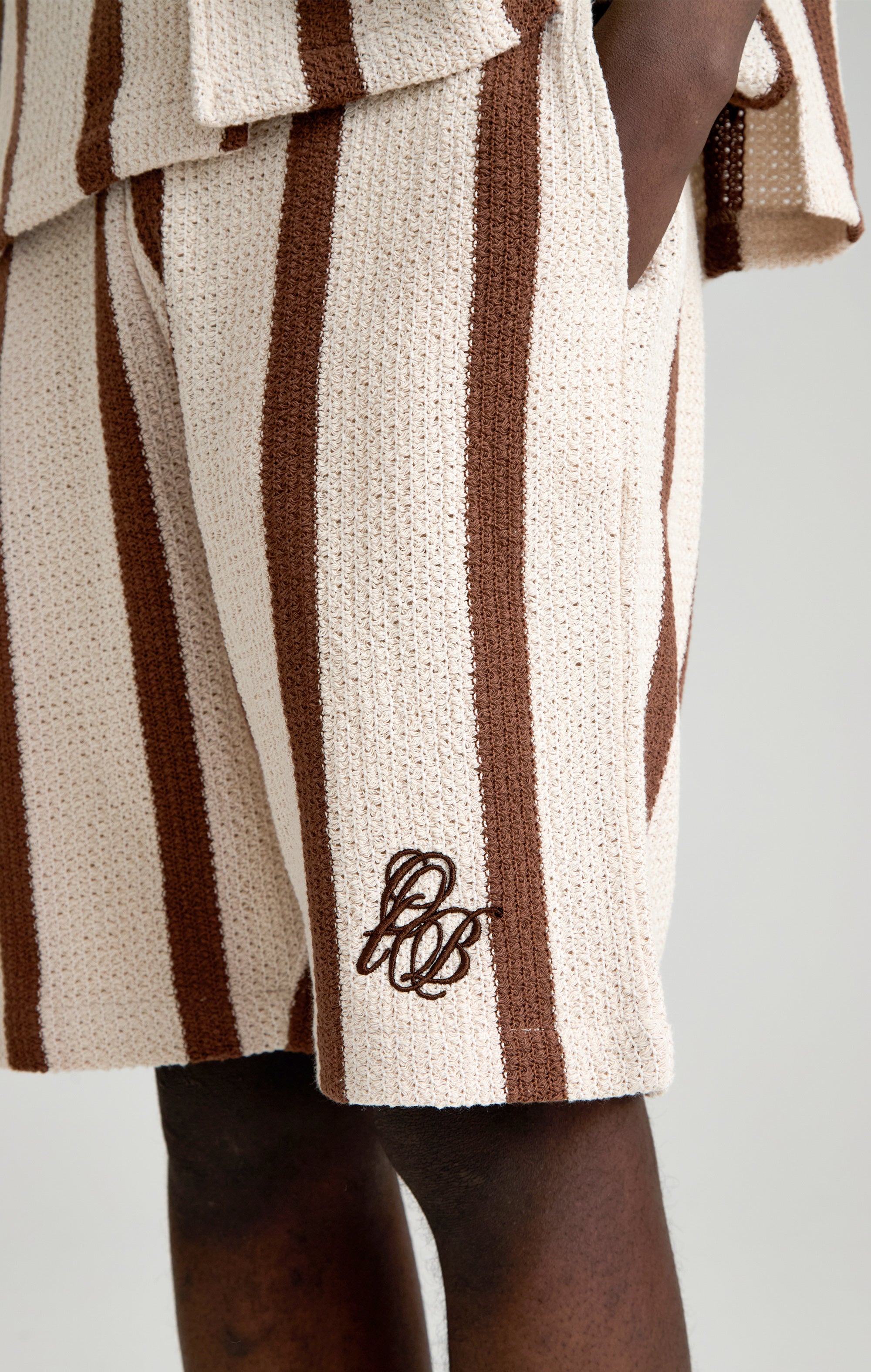 CROCHET RUST SHORT