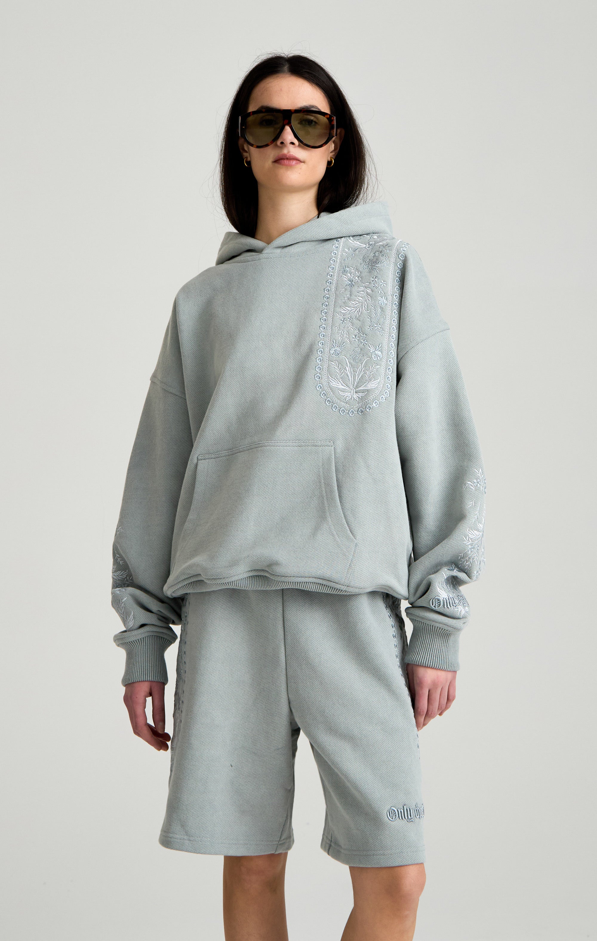 TAPESTRY IN GREY SHORT