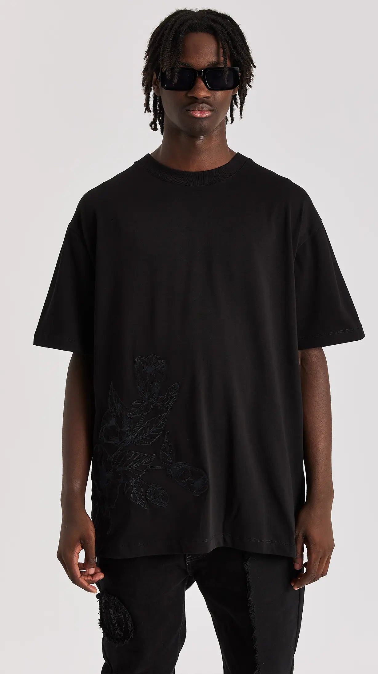 Black Floral Embroidered T-Shirt - ONLY THE BLIND™