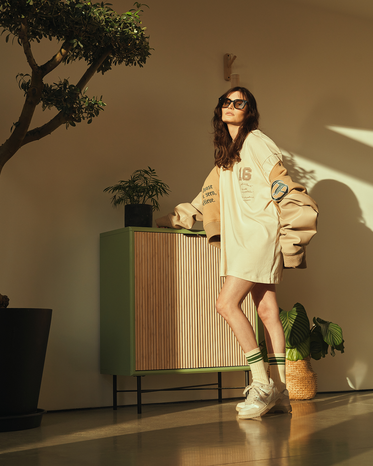 Sand Varsity T-Shirt - ONLY THE BLIND™