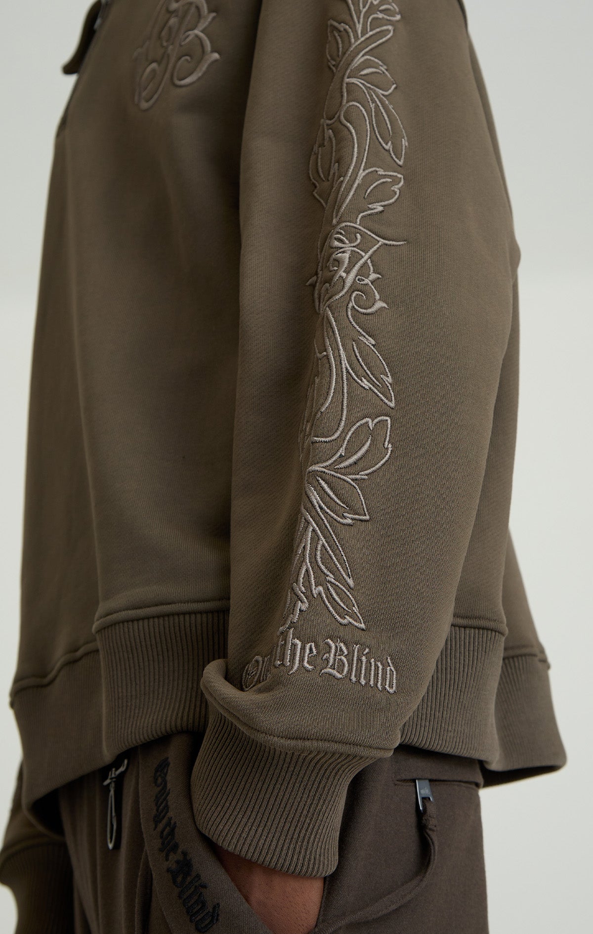 IVYFALL COLLARED SWEATSHIRT