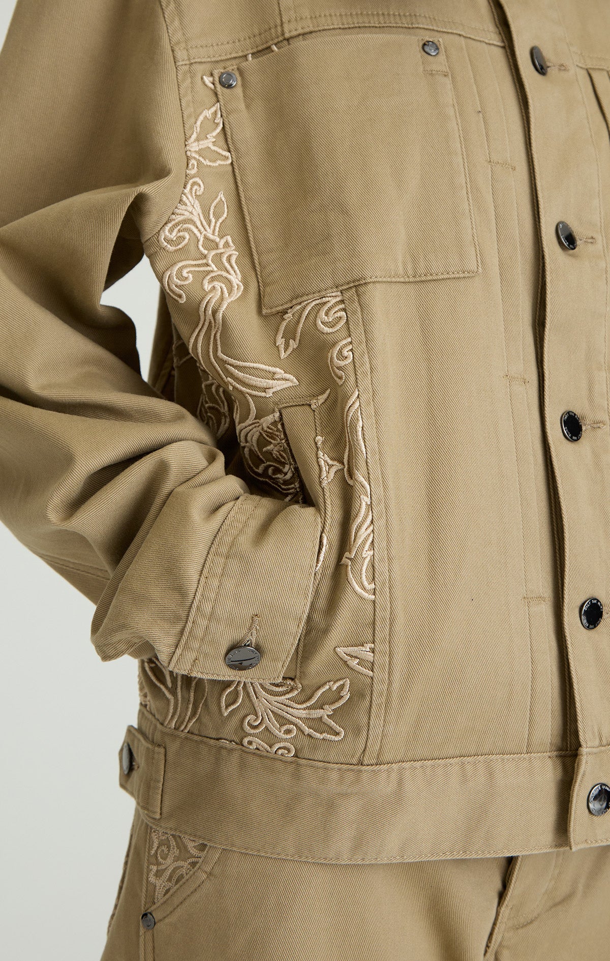 REVERIE CREST JACKET