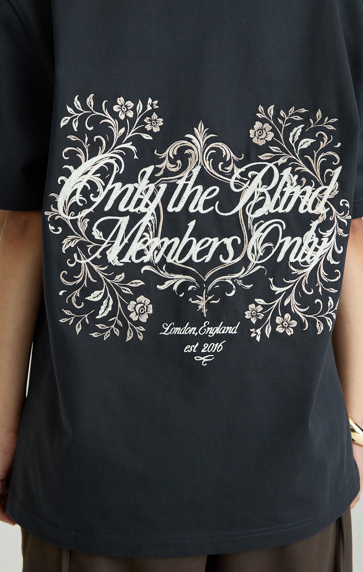 L'INVITATION T-SHIRT
