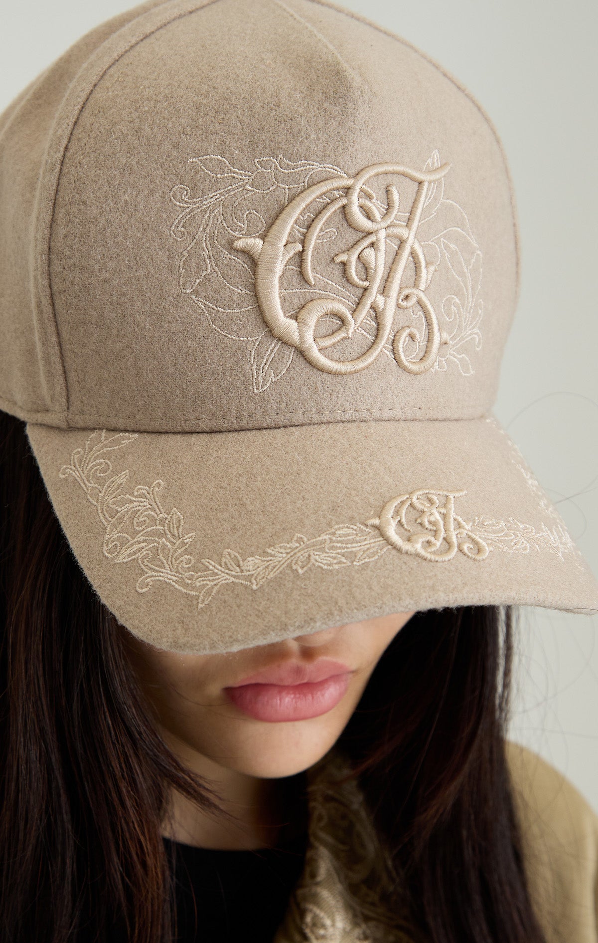 REVERIE CREST CAP