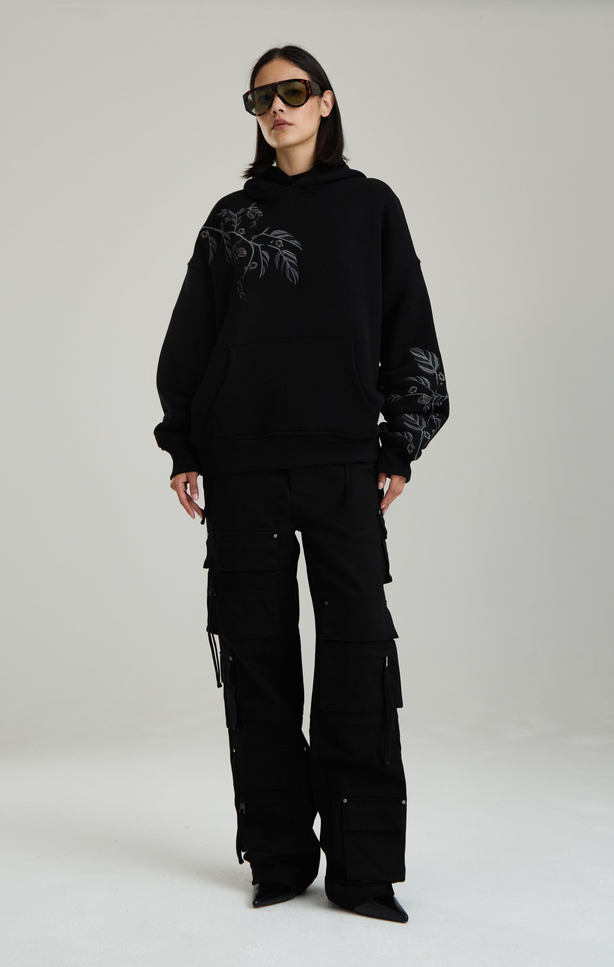 BLACK ACORN HOODIE