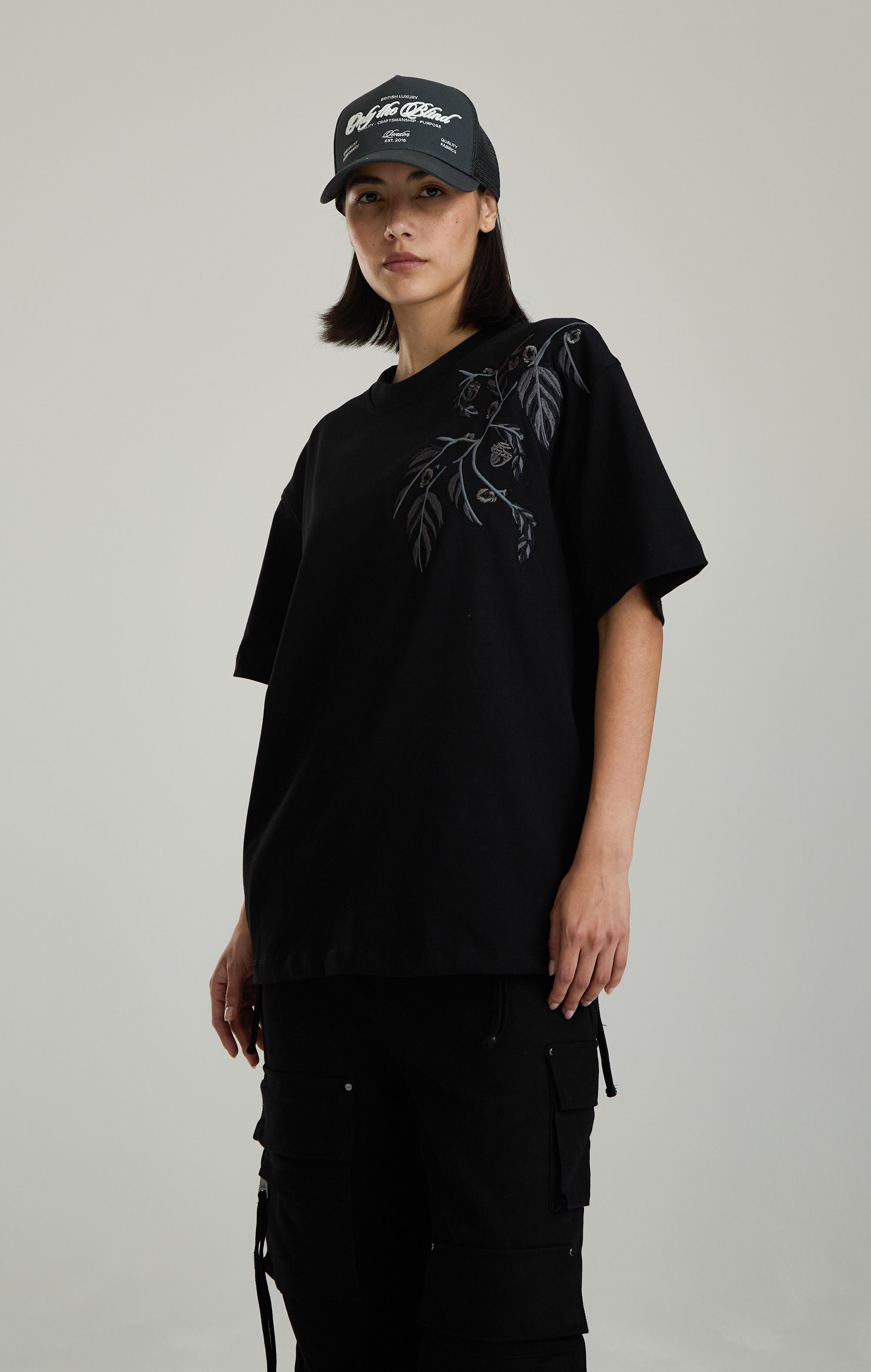 BLACK ACORN T-SHIRT