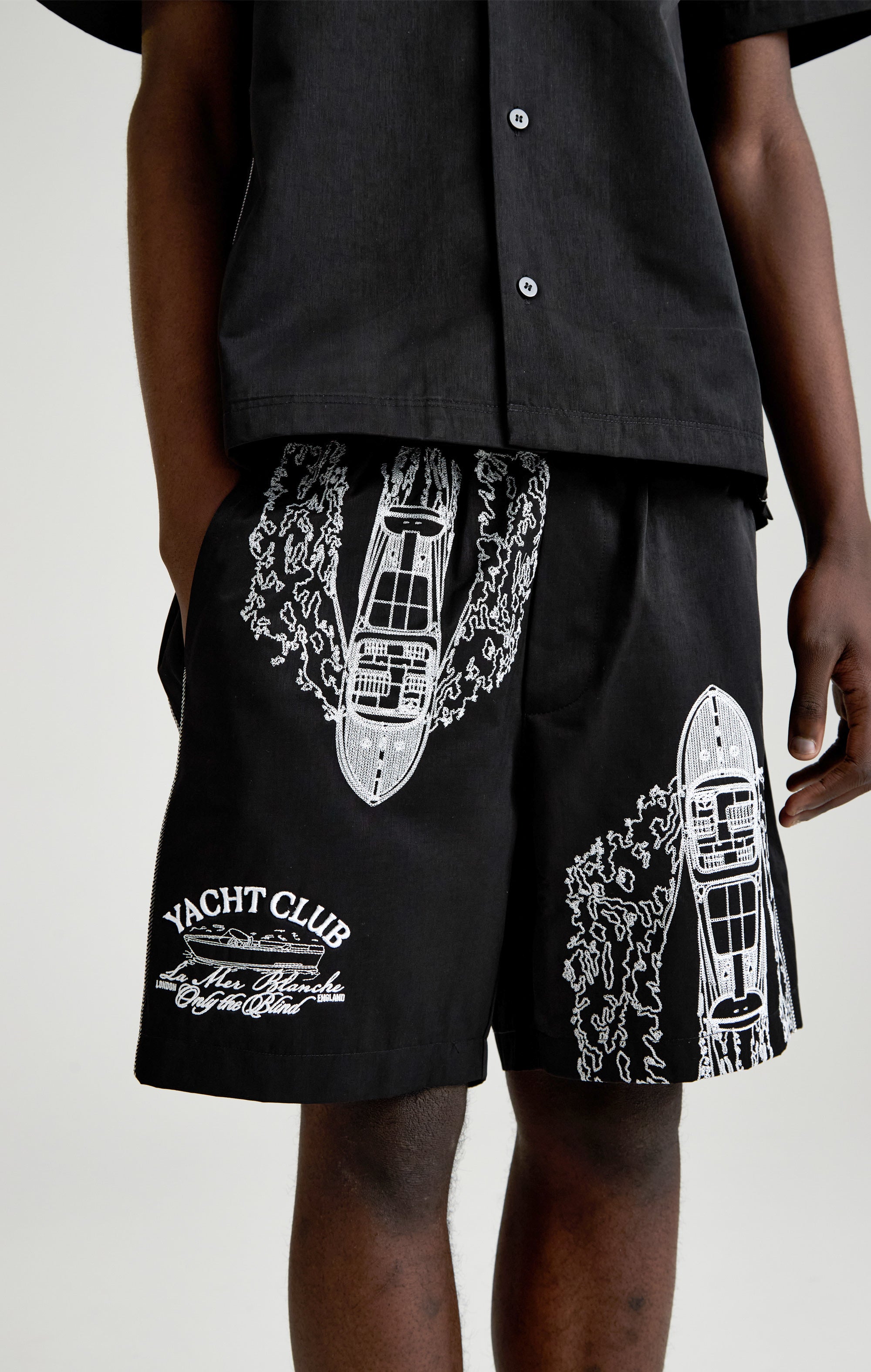 BLACK YACHT CLUB SHORT