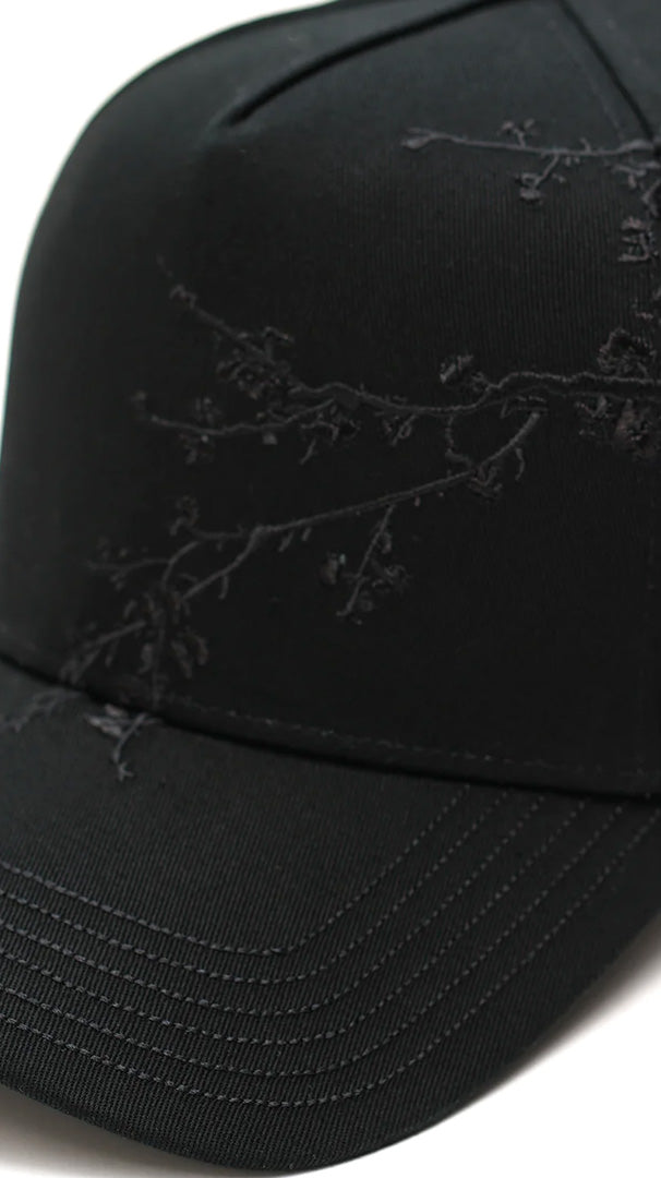 BLACK BLOSSOM CAP