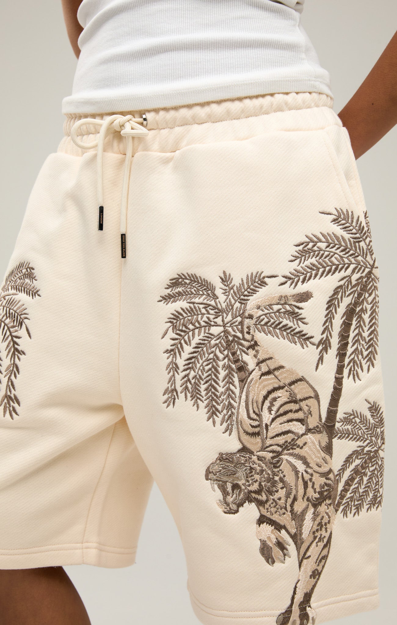 SANDSTORM TIGER SHORTS