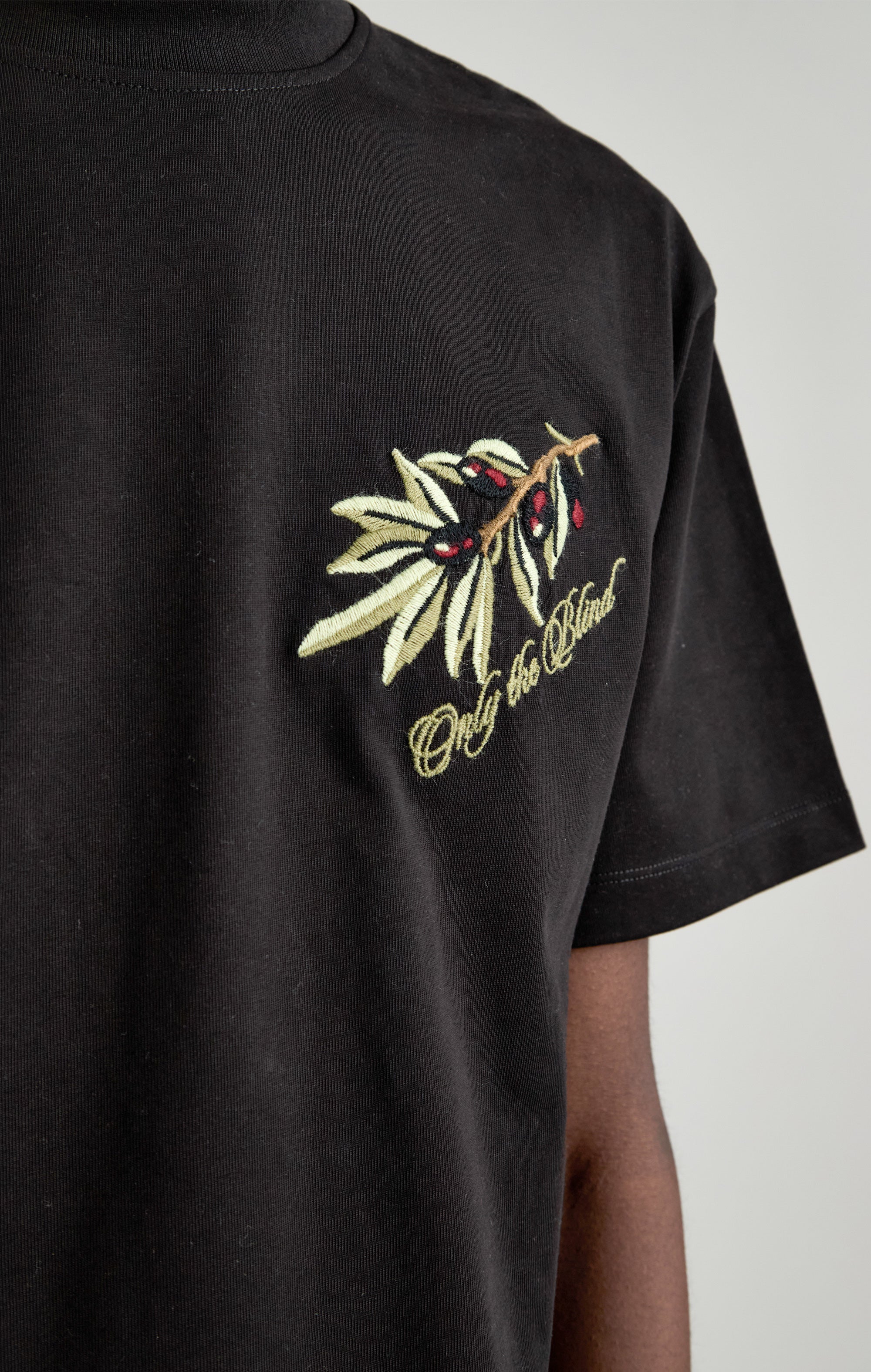 NOIR D'OLIVIER T-SHIRT